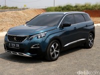 Kotor-kotoran di Tanah Bareng SUV Seharga Rp 800 Jutaan