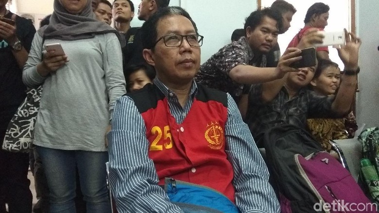 Joko Driyono Dituntut 2,5 Tahun Penjara Joko Driyono Dituntut 2,5 Tahun Penjara