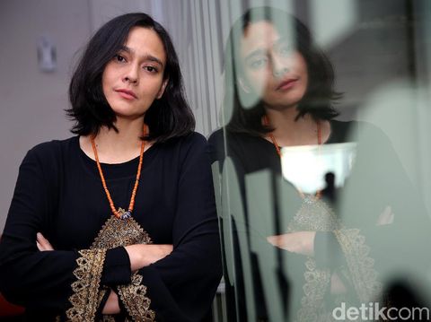 Penantian Ine Febriyanti Jadi Nyai Ontosoroh Berujung Manis