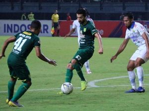 Persib Kalah Telak dari Persebaya, Pelatih Akui Pertahanan Rapuh