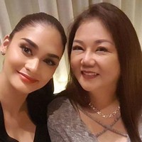 Pia Wurtzbach pun terpilih sebagai orang Filipina pertama yang patung lilinnya hadir di Madame Tussauds Hong Kong. Patung lilin Pia sebagai Miss Universe 2015 mulai dipamerkan di museum tersebut sejak Maret 2019. Foto: Instagram