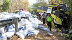 Ngeri! Begini Penampakan Bus dan Truk Kecelakaan Maut di Baluran