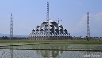 Pembangunan Masjid Al-Jabbar tahap satu yang berada di Gedebage, Kota Bandung, Jawa Barat telah mencapai 100 persen, Jumat (5/7/2019).