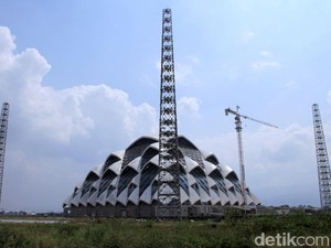 Imbas Corona, Pembangunan Masjid Al Jabbar Dipastikan Molor