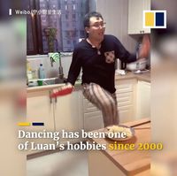 Suami Idaman! Pria Ini Suka Joget Sambil Masak dan Bersih-bersih Rumah
