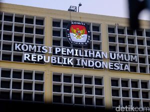 Spek Mobil Mewah buat Komisioner KPU yang Jadi Sorotan