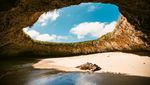 Foto: Pantai Cantik di Dalam Lubang