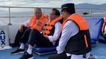 Lesehan, Jokowi Ngobrol Bareng Menhub & Menteri PUPR