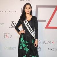 Meski lahir di Jerman, Pia Wurtzbach menghabiskan sebagian besar hidupnya di Filipina. Dia dibesarkan di kota Cagayan de Oro, salah satu wilayah terpadat di Filipina. Dan bekerja sebagai buruh pabrik ataupun pelayan di kota tersebut diakuinya tidaklah mudah. Aku sangat menghormati orang-orang yang bekerja di industri jasa karena aku tahu pekerjaan mereka tidak mudah, ujarnya. Foto: Brad Barket/Getty Images
