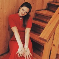 Wanita yang hobi main piano itu mengatakan bahwa sebagai pejabat publik, Anna sadar bahwa kehidupannya banyak diatur yang tidak sesuai dengan keinginannya.  Foto: Instagram