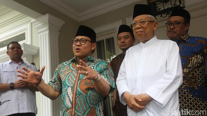 Muhaimin Iskandar atau Cak Imin menemui Wakil Presiden terpilih Maruf Amin di Menteng. Kadatangannya untuk membicarakan gagasan PKB.