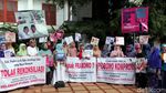 Aksi Emak-emak Geruduk Kediaman Prabowo di Kertanegara