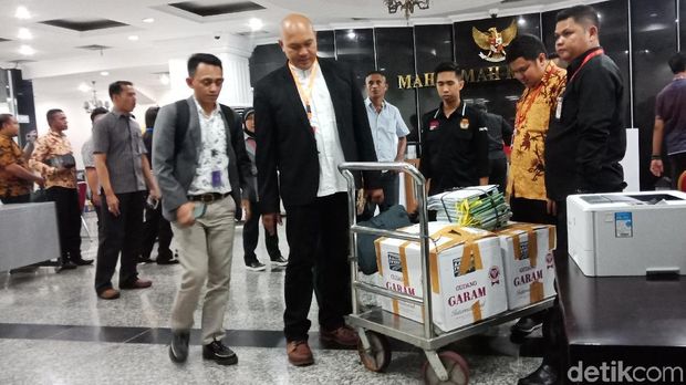 KPU Serahkan Bukti Terkait Gugatan Pileg 2019 ke MK