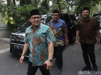 Koleksi Mobil dan Motor Pimpinan DPR, Puan Punya Mobil Antik