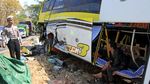 Ngeri! Begini Penampakan Bus dan Truk Kecelakaan Maut di Baluran