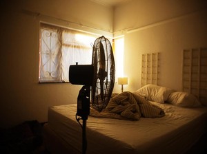 Hobi Tidur Pakai Kipas Angin, Paru-paru Aman? Dokter Bilang Gini