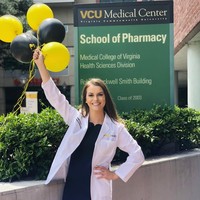 Camille adalah wanita kelulusan Virginia Tech dengan dua jurusan yakni biokimia dan sistem biologi. Ia pun memutuskan untuk menggunakan ilmu dan pengalaman yang didapat dari lab selama kuliah untuk memenangkan ajang kecantikan tersebut. Foto: Instagram @camilleschrier