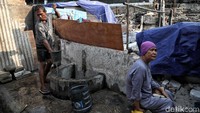 Kini warga mengeluhkan akan nyamuk dan air yang kotor di kawasan Kampung Bandan.