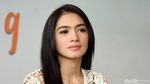 Angel Karamoy kok Bengong, Mikir Apa Ya?