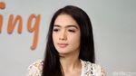 Angel Karamoy kok Bengong, Mikir Apa Ya?