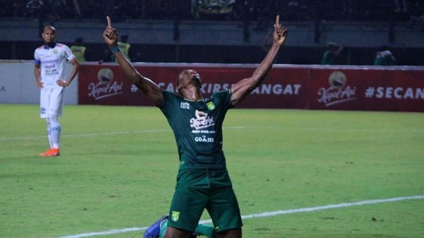 Bajul Ijo Gebuk Maung Bandung 4-0