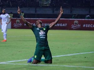 Bajul Ijo Gebuk Maung Bandung 4-0