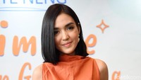 Kyku atau Anastasia Herzigova saat ditemui di kawasan Hotel Veranda, Jakarta Selatan pada Kamis (4/7). Pool/Noel/detikFoto.