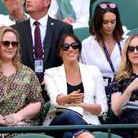 Ada tamu spesial di hari keempat Wimbledon 2019, Kamis (4/7/2019). Setelah beberapa hari lalu grand slam tenis tertua di dunia itu didatangi Kate Middleton, kali ini giliran Meghan Markle. (Foto: Getty Images)