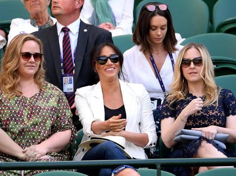 Momen Meghan Markle nonton Wimbledon bersama dua temannya di area Royal Box.