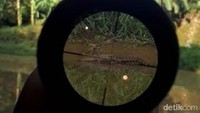 Hujan deras tadi semalam, membuat permukaan air sungai naik sehingga menyulitkan penangkapan.