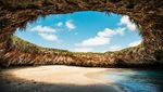 Foto: Pantai Cantik di Dalam Lubang