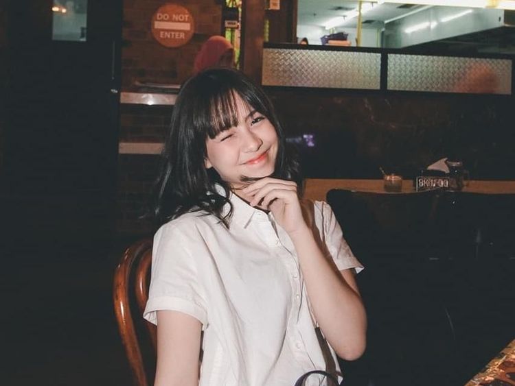 Main Film Dua Garis Biru, Pose Zara JKT48 Saat Kulineran Bikin Gemas