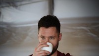 Scott dijadwalkan akan tampil pada 5 Juli di panggung yang berlatar candi Prambanan. Ia juga diketahui sudah mendarat di Indonesia pada Kamis (4/6). Foto: instagram @calumscott
