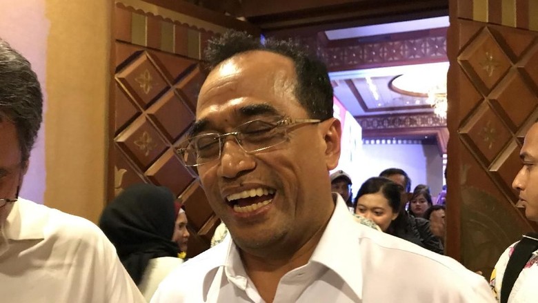 Ditanya Harapan Jadi Menteri Lagi, Budi Karya: Yang Penting Kerja Ditanya Harapan Jadi Menteri Lagi, Budi Karya: Yang Penting Kerja