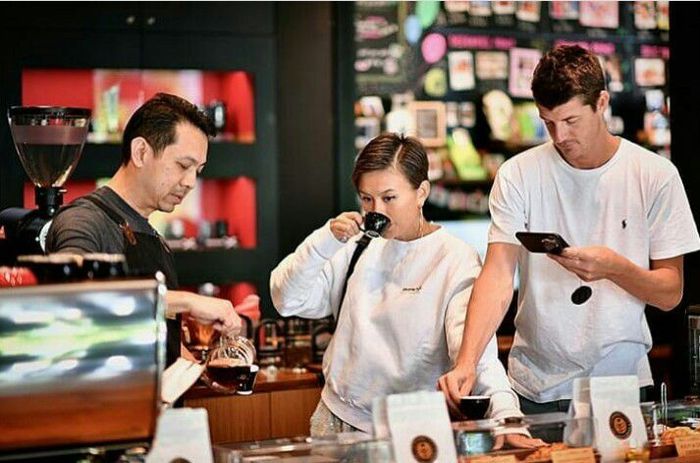 Momen Seru Agnez Mo Saat Makan Bareng Sang Mantan Jeffrey 