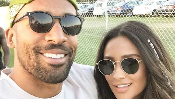 Kehamilannya Jadi Heboh, Siapa Shay Mitchell? Kehamilannya Jadi Heboh, Siapa Shay Mitchell?