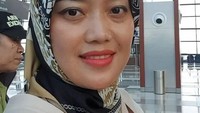 Lewat instagramnya @noenia_ch, Nunik kerap mengunggah banyak foto kulineran. Wanita asli Lampung ini terlihat sebagai sosok yang ramah dan dekat dengan warga. Foto: instagram @noenia_ch