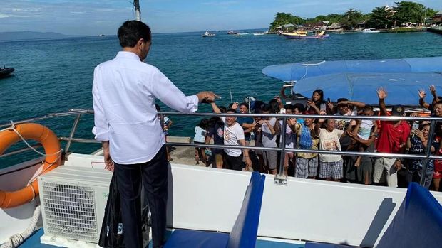 Di Bunaken, Jokowi Dicurhati Warga Soal Listrik dan Air Bersih