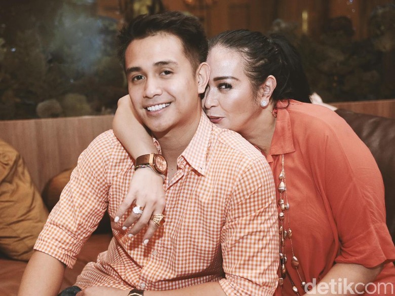 Nikahi Jennifer Jill, Ajun Perwira Diajari Hotman Paris ...