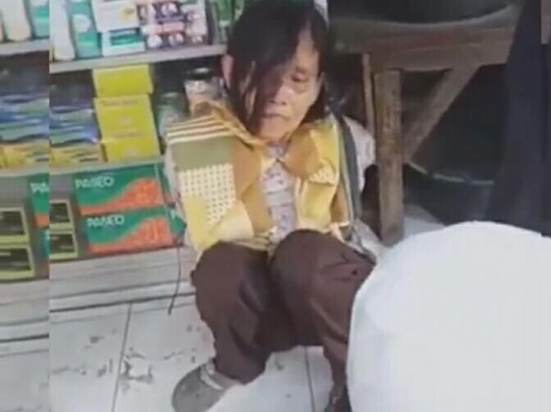 Nenek Pencuri 2 Karung Beras Diduga Kerap Beraksi di Cirebon Nenek Pencuri 2 Karung Beras Diduga Kerap Beraksi di Cirebon