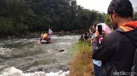 Untuk aspek yang dinilai dari perahu hias tersebut, antara lain keunikan hiasan, kustum maupun hiasan yang dipakai harus ramah lingkungan.
