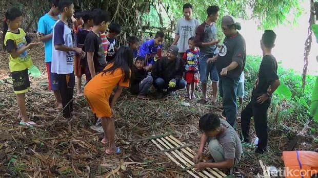 Evakuasi 3 Buaya Muara di Pekalongan Terkendala Air Sungai Penuh