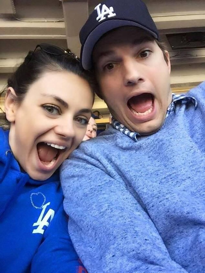 Mila Kunis dan Ashton Kutcher Mila Kunis dan Ashton Kutcher.