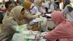Calon Jamaah Haji Mulai Masuki Asrama Haji Pondok Gede