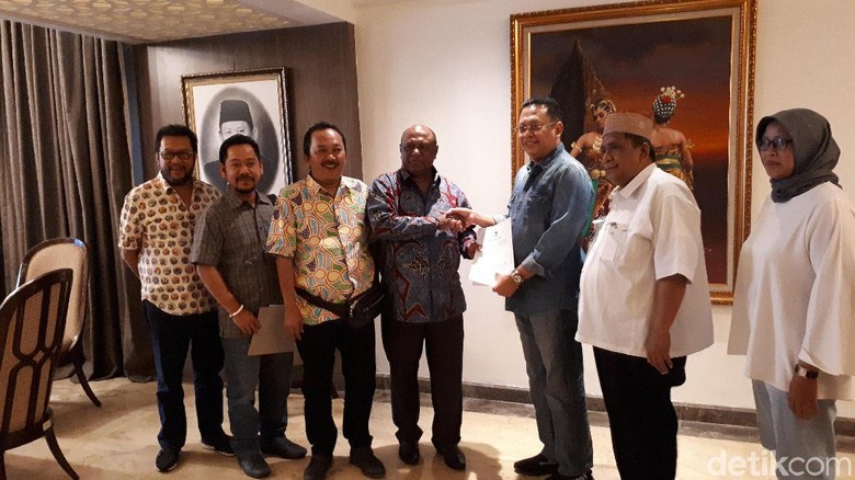 Bamsoet Kembali Dapat Dukungan DPD II Jadi Caketum Golkar Bamsoet Kembali Dapat Dukungan DPD II Jadi Caketum Golkar