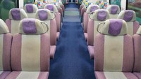 Hong Kong Airport Express bisa menjadi transportasi andalan menuju Hong Kong International Airport. Kereta ini sangat nyaman dan juga menyediakan ruang yang luas dan aman untuk menyimpan koper atau barang bawaan penumpang. Foto: Dok. TranToTheAirport.com