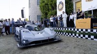 Sebelumnya VW ID.R menjadi mobil listrik tercepat yang pernah mengelilingi sirkuit Nuerburgring di Jerman, dan menjadi yang tercepat di Pikes Peak di Colorado. Istimewa/Dok. Volkswagen.