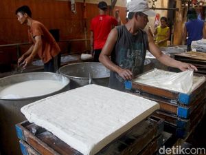 Melihat Proses Pembuatan Tahu di Tangerang Selatan