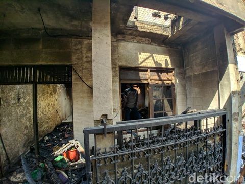 Rumah mengalami rusak parah