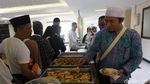 Calon Jamaah Haji Mulai Masuki Asrama Haji Pondok Gede